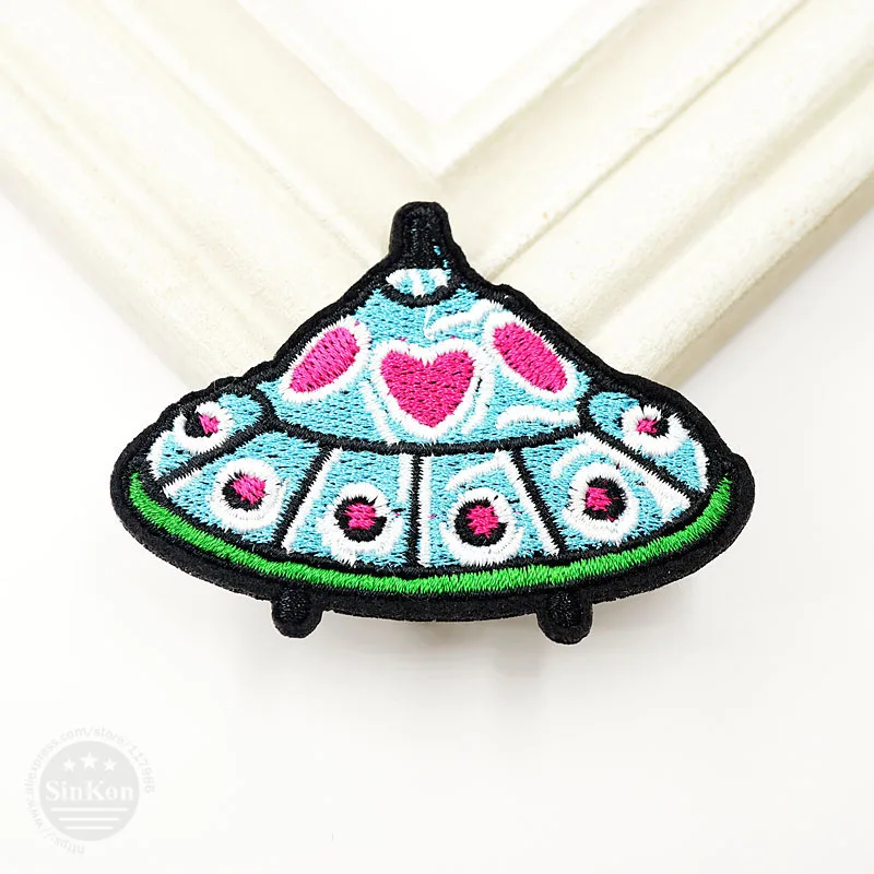 

UFO Size:5.4x7.2cm DIY Clothes Badge Embroidery Patch Applique Clothes Iron On Clothing Sewing Supplies Decorative Patches