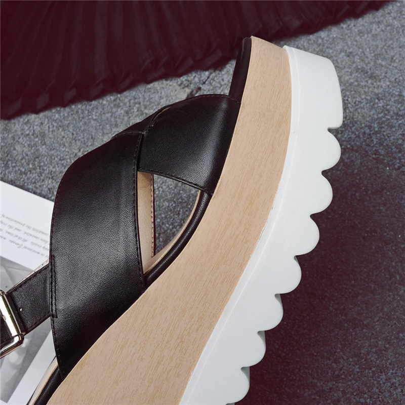 DORATASIA/ г., новые летние женские сандалии на толстой платформе модная летняя обувь из натуральной лакированной кожи для ДЕВУШЕК Женская обувь на танкетке