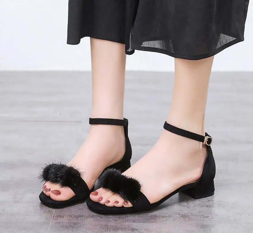 

Hair ball sandals female summer 2019 new fur word with open toe women's shoes 43 large size 32 small yards