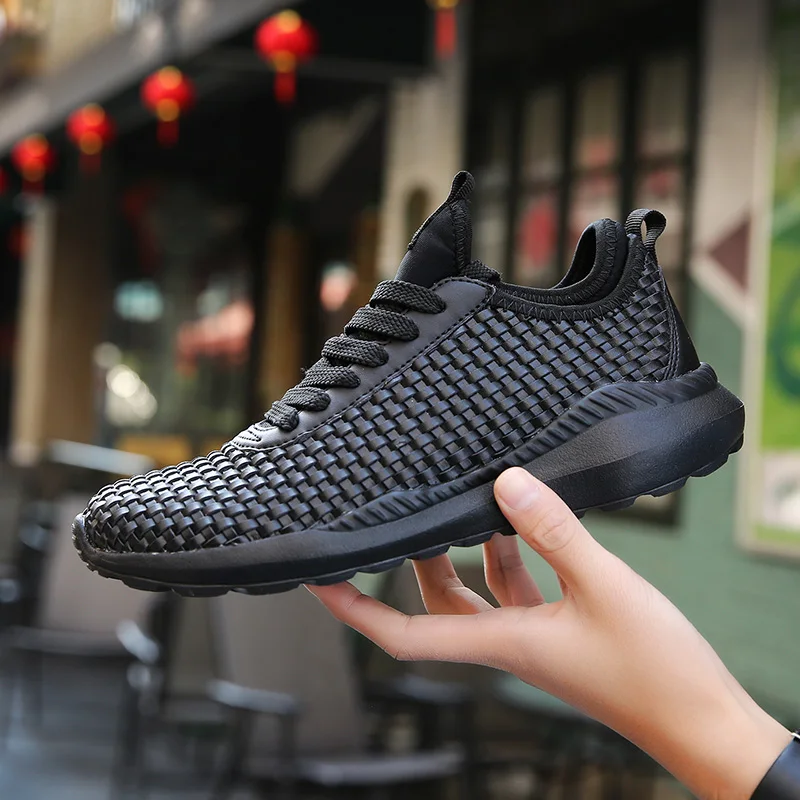 

2019 New Summer Fashion Man's Breathable Casual Shoes Solid Black White Comfortable Ultralight Knitting Sneakers Big Size 39-46