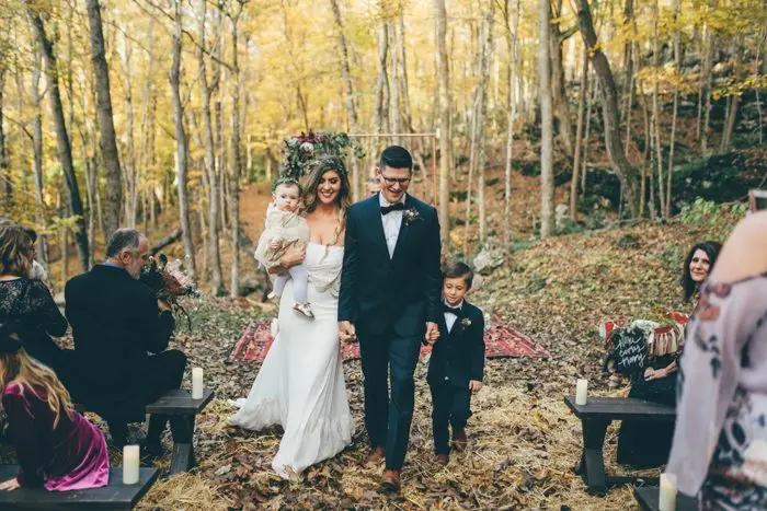 this-oakleaf-cottage-wedding-perfectly-nails-free-spirited-sophistication-amber-phinisee-54-700x467