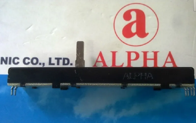 

Taiwan ALPHA Alpha 8.8 cm Straight B10KX2 20MM slide potentiometer shaft length