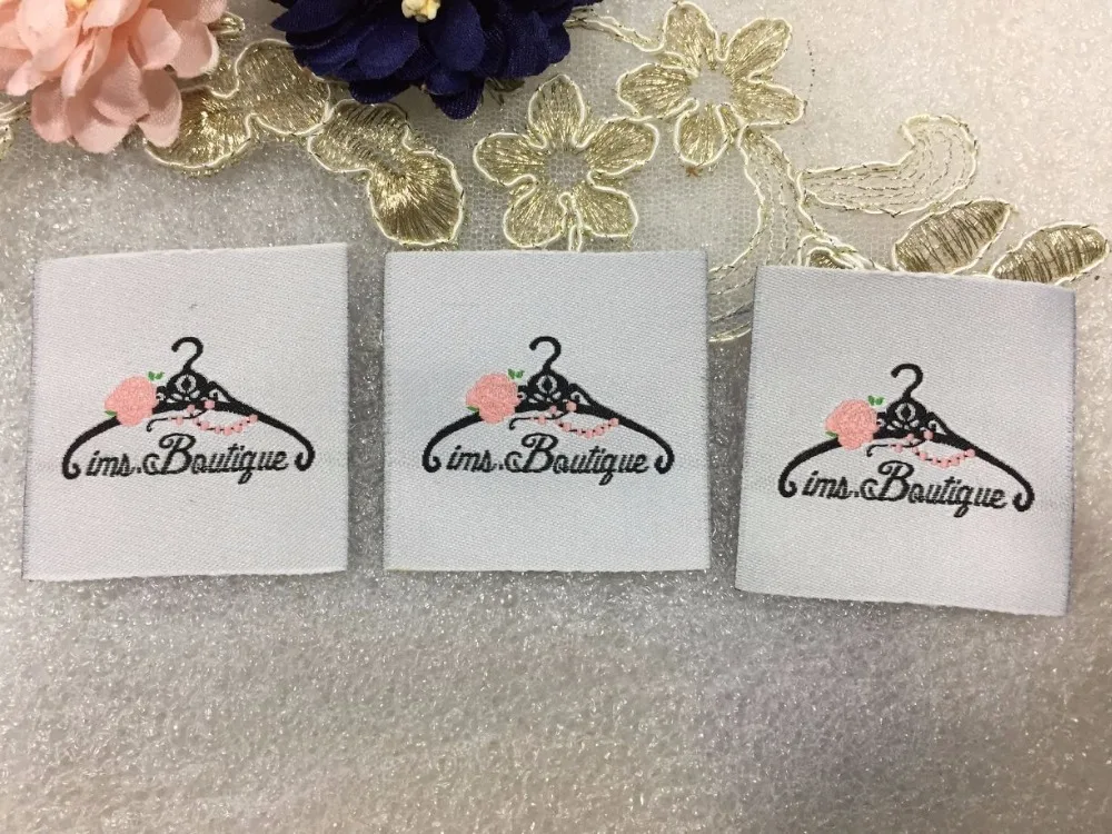 

Free shipping Customized (1000pcs/lot) garment clothing tags /Woven Labels/ custom clothing labels/main labels/damask label