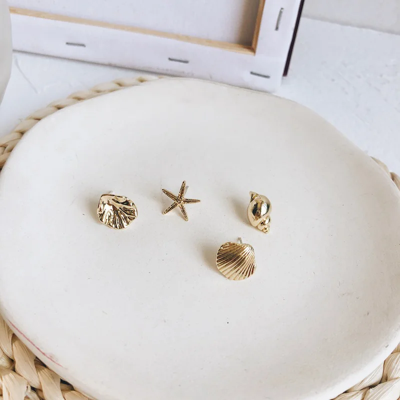 

WTLTC Summer Metal Shell Stud Earrings for Women Delicate Small Post Earrings Set Bohemia Beach Earrings Studs Ocean Jewelry