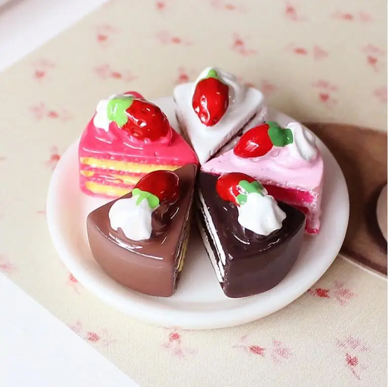 

New arrival wholesale 50pcs/lot 15mm resin strawberry cake flatback kawaii cabochon for phone diy decoration