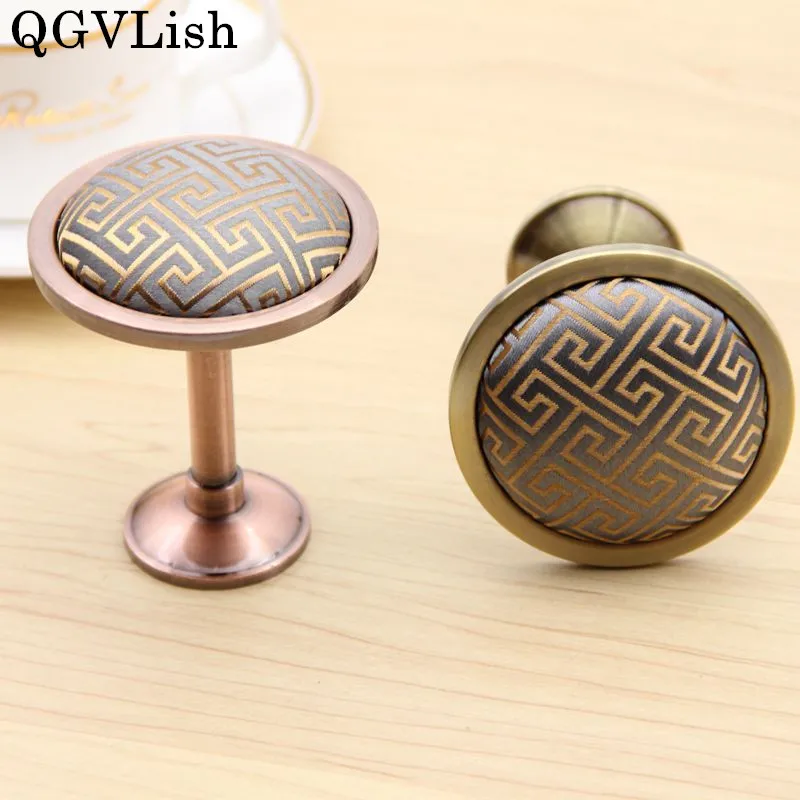 

QGVLish 2Pcs Jacquard Curtain Hooks Tassel Brush Hanger Curtain Accessory Tiebacks Buckles Holder Wall Tie Back Coat Hook Decor
