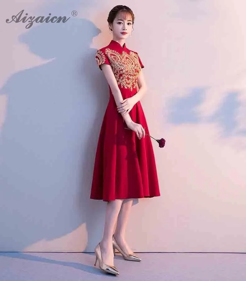 2019 красный ретро Длинные Cheongsam Китай невесты вышивка Qi Pao для женщин Китайский традиционный свадебный платье Qipao Oriental стиль халат