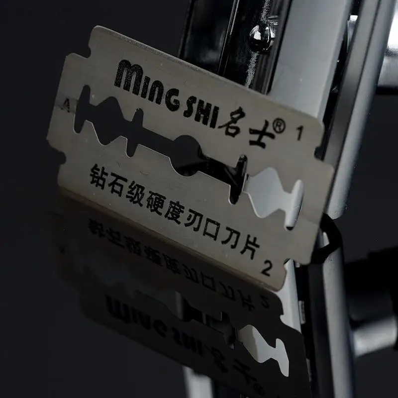 HHX9901_18