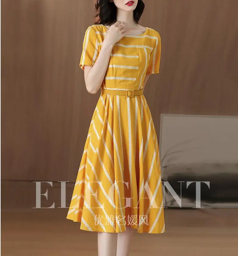 

Striped yellow dress in the long temperament 2019 new summer short sleeves waist a-line skirt