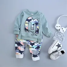 2017 mode printemps été de bande dessinée lettre M Camouflage enfants bébé vêtements ensemble bébé fille garçon vêtements vêtements pour bébés