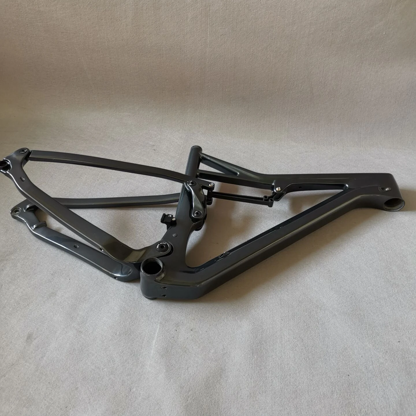 Flash Deal 2019 Free shipping suspension frame 27.5er boost and 29er Boost MTB carbon bike frame XC 29er boost suspension frame Metal gray 3 Flash Deal 2019 Free shipping suspension frame 27.5er boost and 29er Boost MTB carbon bike frame XC 29er boost suspension frame Metal gray 3