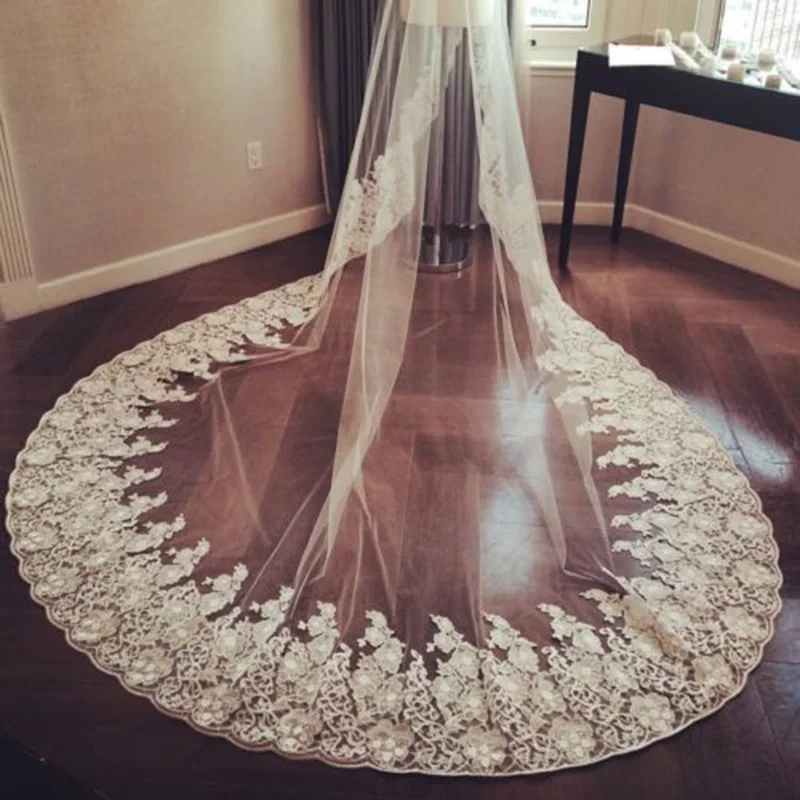 

2019 New White Ivory Lace Cathedral Length Wedding Veils 3M 1T Applique Bridal With Comb Handmade Veil