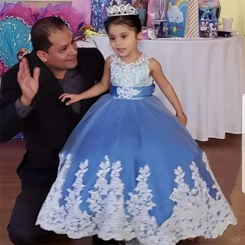 

Lovely Blue Flower Girl Dresses for Wedding 2019 Jewel Appliques Ball Gown Bow First Communion Dress Girls Pageant Party Gowns