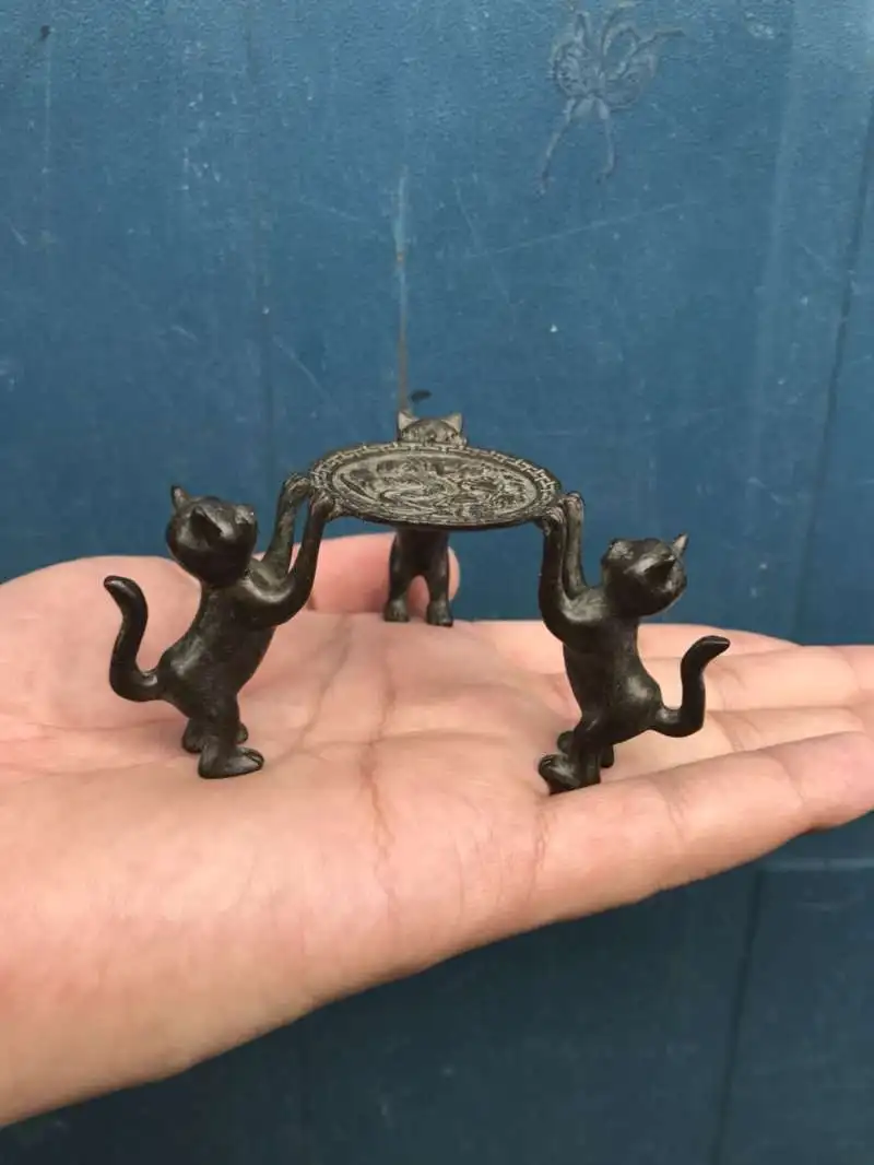 

Pure handicraft elegant Chinese bronze candlesticks