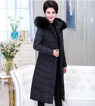 Большие размеры для женщин среднего возраста пуховые хлопковые пальто парка с длинным капюшоном зимняя куртка пальто для женщин s Толстая теплая хлопковая верхняя одежда 7XL A1129 - Цвет: Black