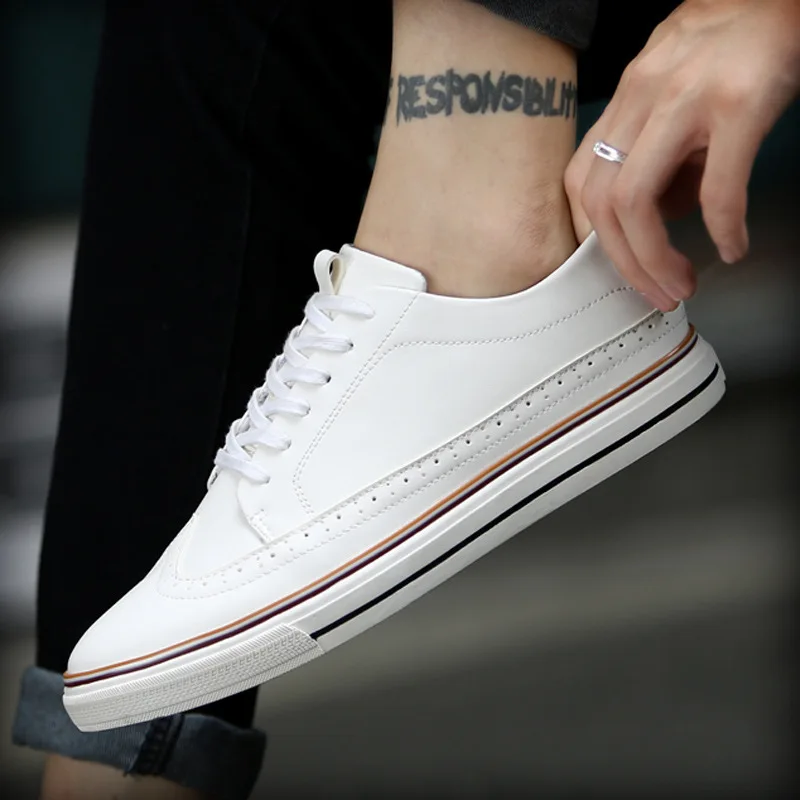 

In the autumn of 2017 new men's shoes fashion Korean male Bullock all-match white youth fashion shoes