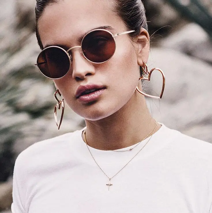 

Temperament Jewelry Minimalist Style Hollow-out Size Love Two-piece Earrings with Tri-color Selection Separable