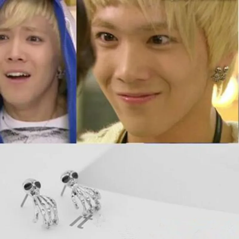 

2pcs/lot k-pop Jeremy FTISLAND FT triple HongKi Triangle black Banner flag men or women claw Stud earrings