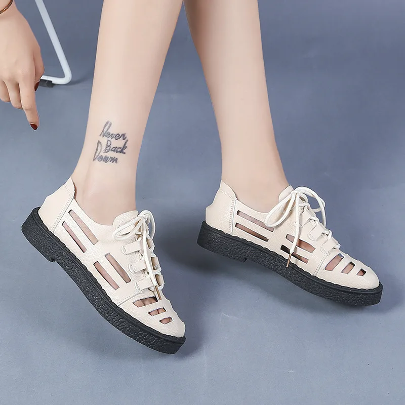 

2018 summer new style simple and simple platform sandals female Korean version of the wild Roman style casual sandals.
