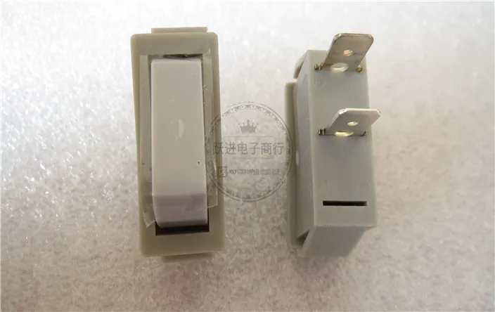 Оригинальный новый импортный телефон 100% дюйма Φ 2pin 2gear warping rocker arm switch 15A250VAC |