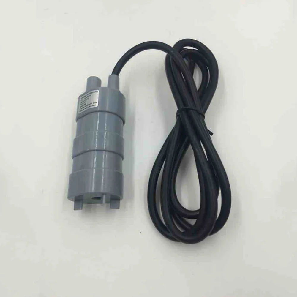 Brush submersible pump