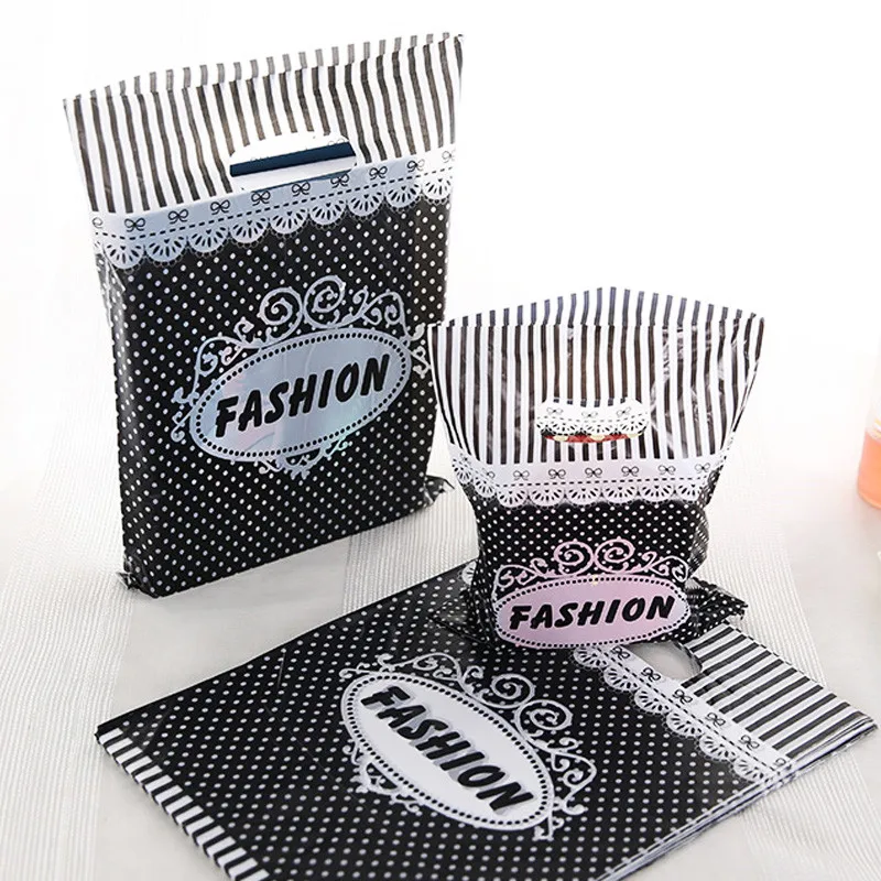 100pcs/lot 15x20cm Black White&quotFashion&quot Pattern Plastic Handle Gift Bags New Style Wedding Packaging With Hnadle | Дом и сад