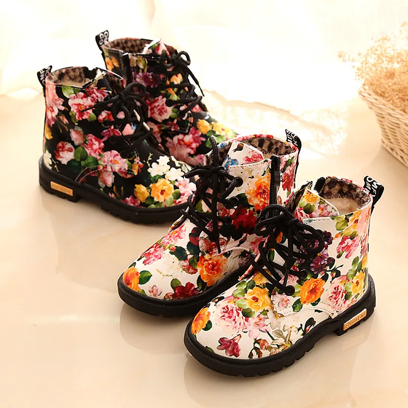 Детская обувь для маленьких детей; размеры 21-30; зимние ботинки с цветочным принтом для девочек; Нескользящие Детские ботинки из лакированной кожи с бархатной резиновой подошвой
