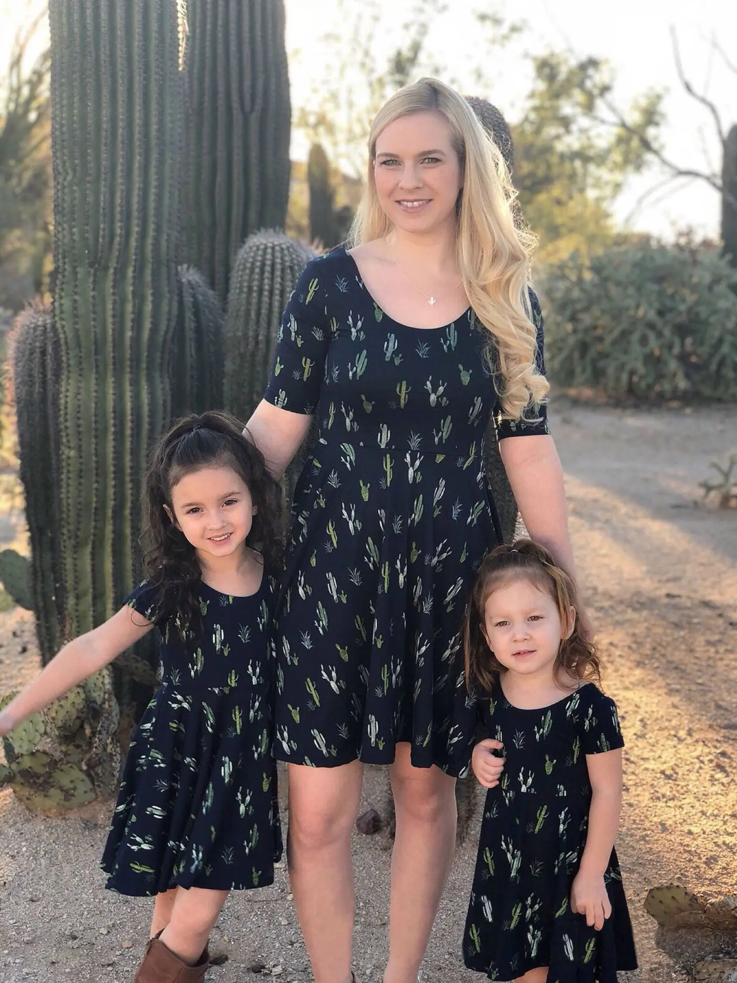 

ZOGAA 2019 Causal Short Sleeve Mother and Daughter Dress Black Print Cactus Knee Dress Mommy and Me Clothes