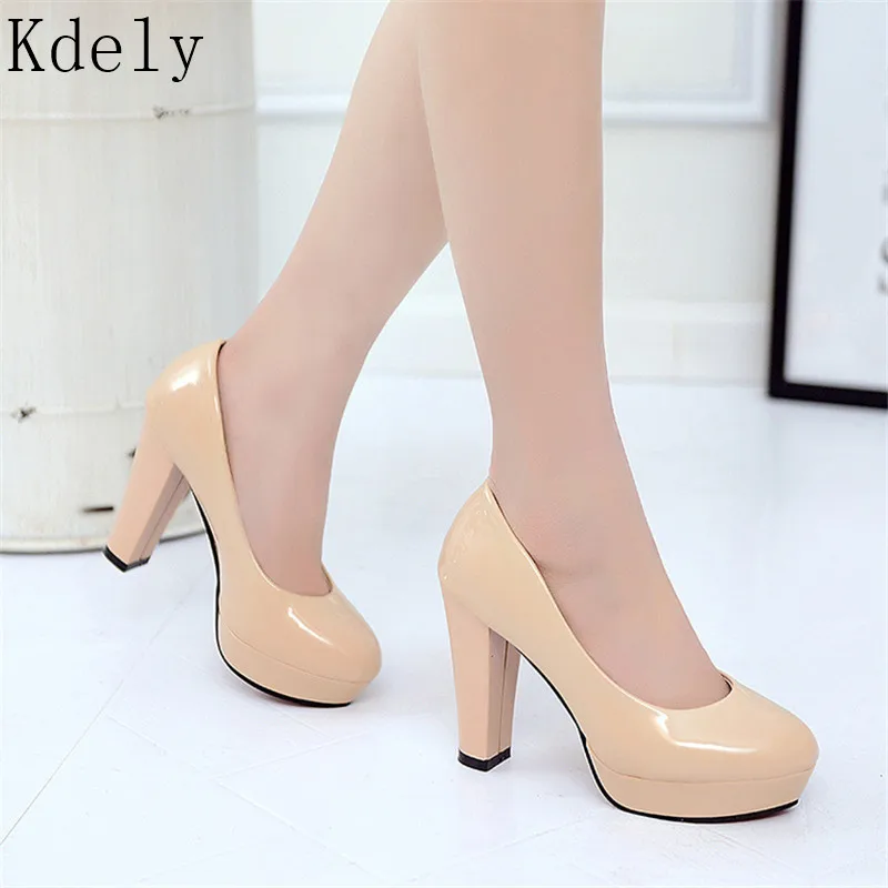 Ceny Kobiety pompy moda klasyczne lakierki skórzane szpilki buty Nude Sharp Head Paltform ślubne damskie buty wizytowe Plus rozmiar 34 42