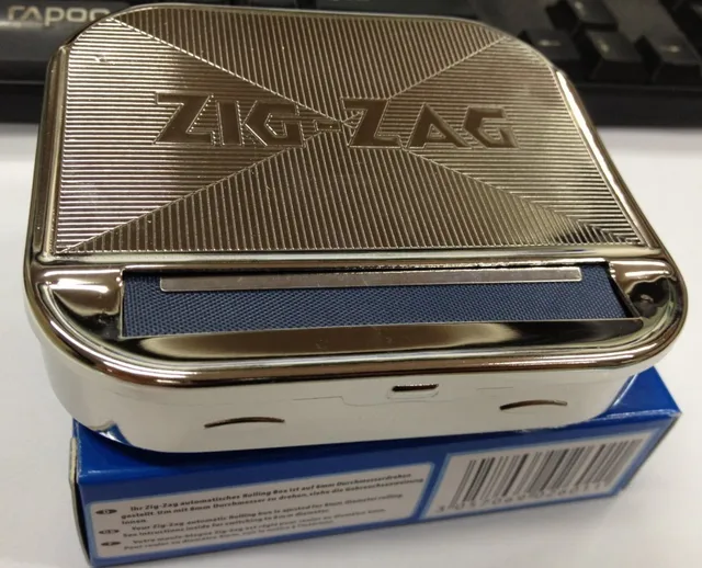 ZIG ZAG AUTOMATIC CIGARETTE ROLLING MACHINE BOX ROLLERin Ashtrays from Home & Garden on