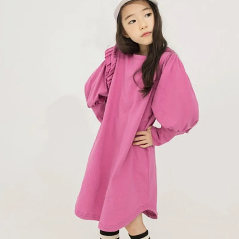 Осенние платья розового и черного цвета с оборками и длинными рукавами для детей, хлопковое прямое длины до колена, платье для малышей осенняя одежда для маленьких девочек