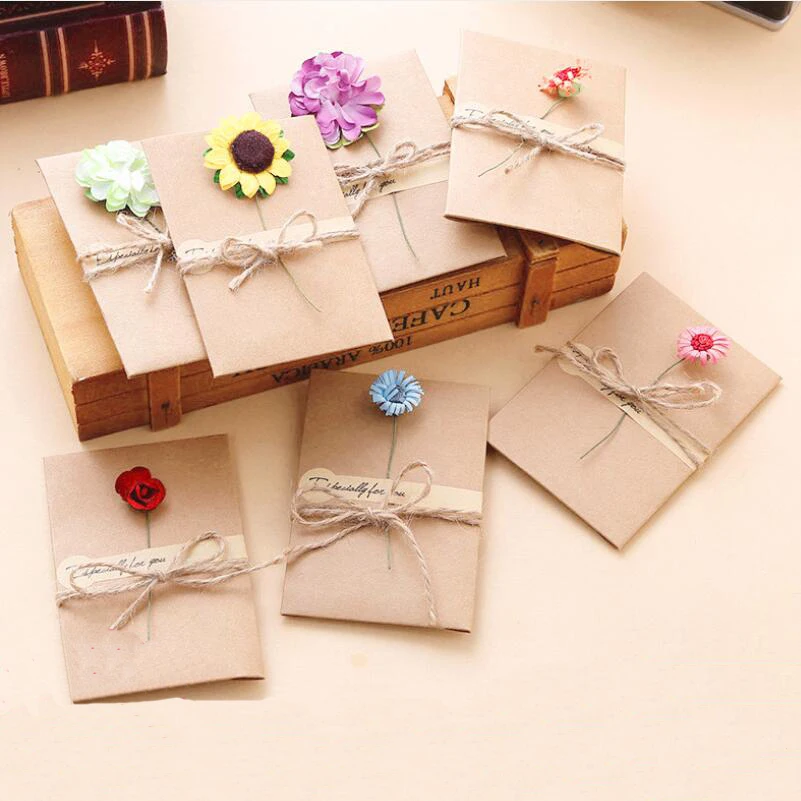 Подарочный конверт из крафт бумаги. Красивая упаковка конверта. Оригинальный конверт. Конверт из крафт бумаги. Как упаковать открытку в бумагу.