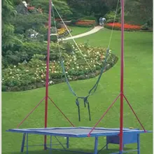 Один человек банджи батут