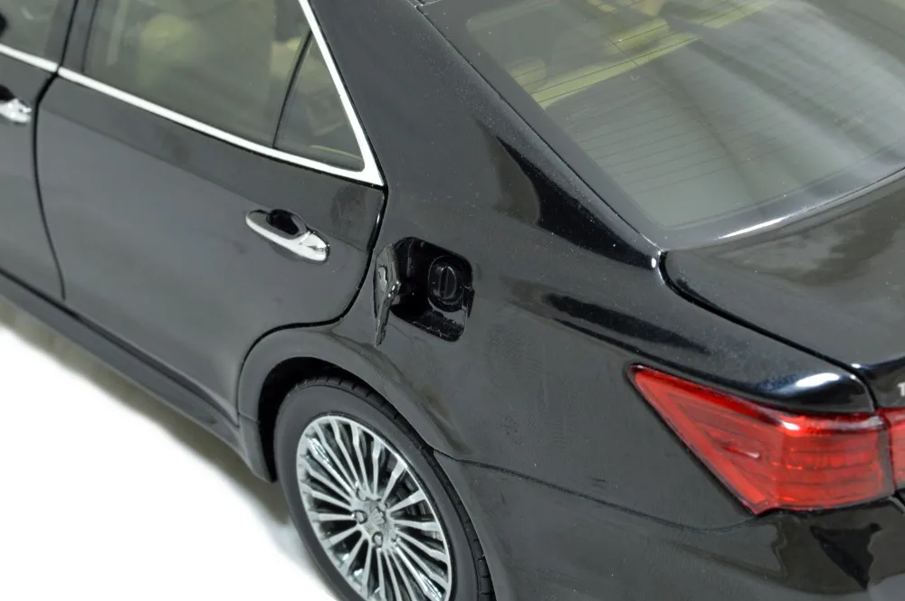 Toyota_Crown_2015_BK_06