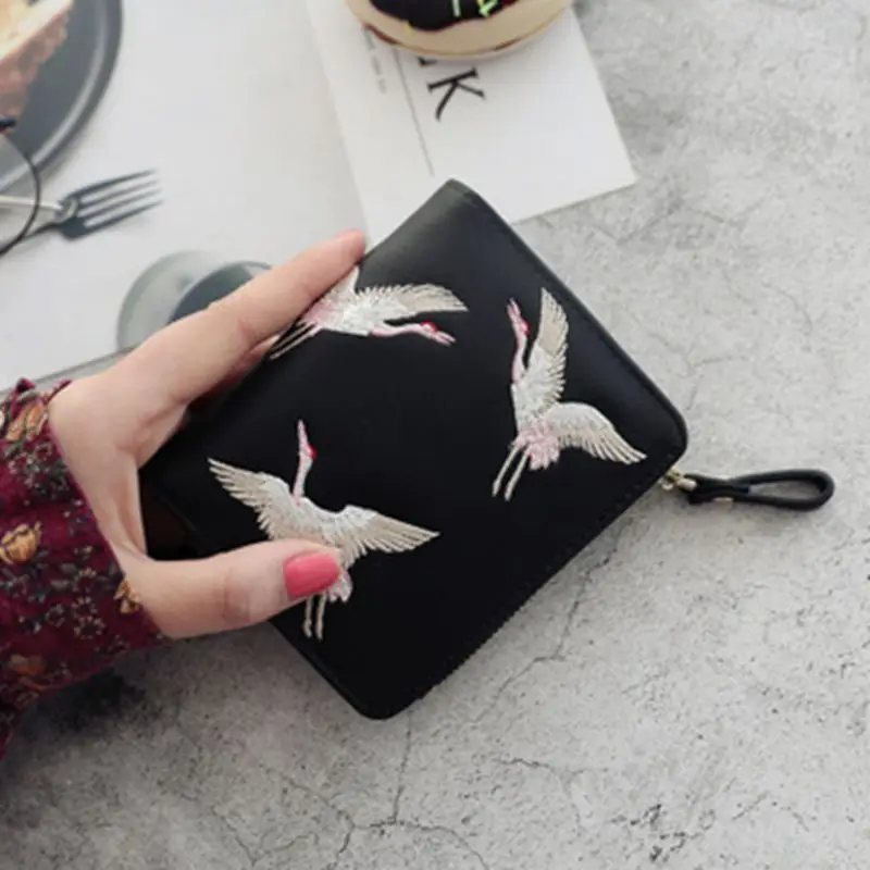 

2019 new fashion ladies wallet wild zipper short wallet mini embroidered Cute Wallet.