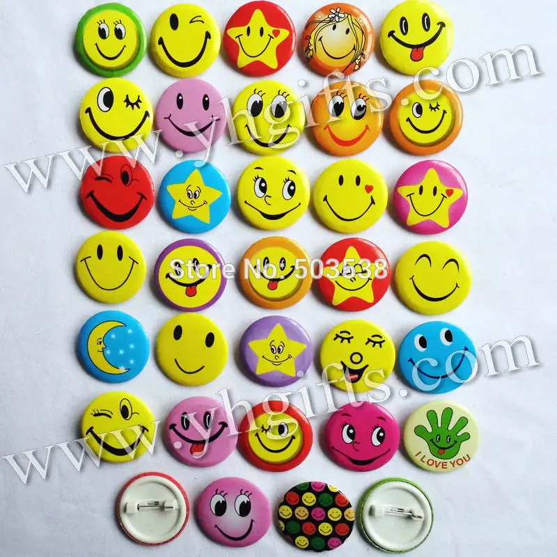 30PCS/LOT 4.5cm(1.7 inch) Mix smile face brooches Cloth pins School reward Button Team logo Goody bag.Cute badge.Promotion. | Игрушки и