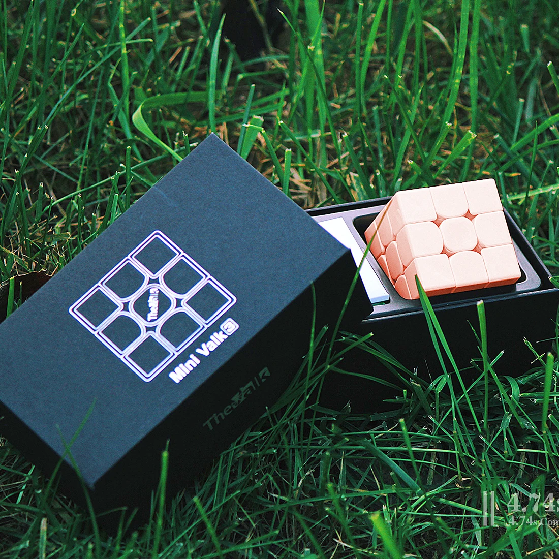 

QiYi Valk3 Mini 4.74S Commemorative Edition 3X3x3 Magic Cube Rose Pink Color Stickerless Speed Cubo Magico Professional Cube