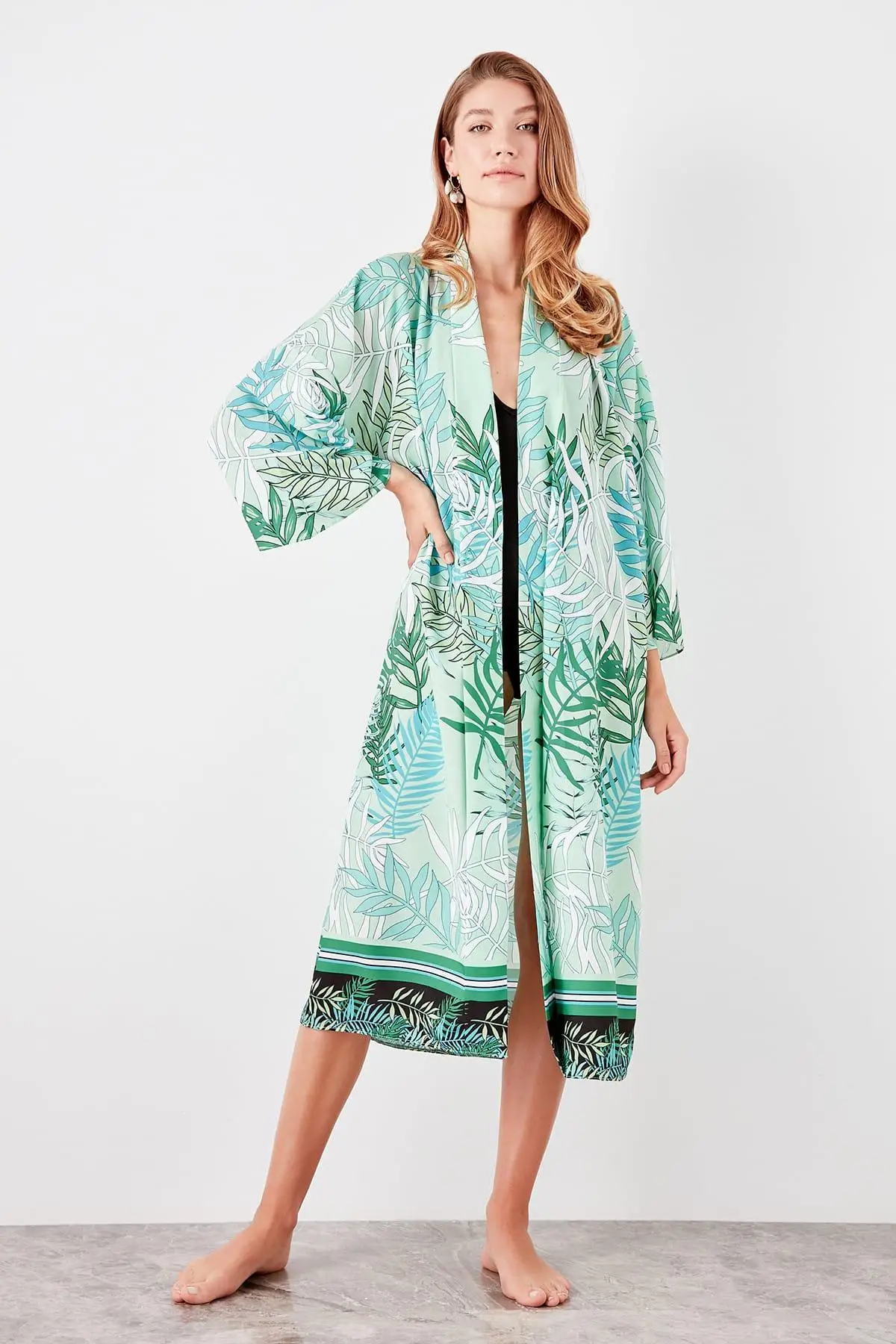 

Trendyol Multicolour Flower Print Kimono TBESS19KM0007