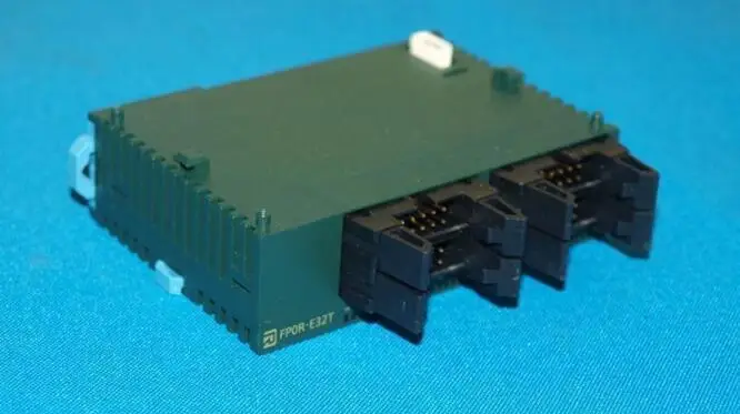 

New original AFP0RE32T PLC 24 V DC Sink Source Transistor NPN: 0.3 A FP0R Expansion Unit three months warranty