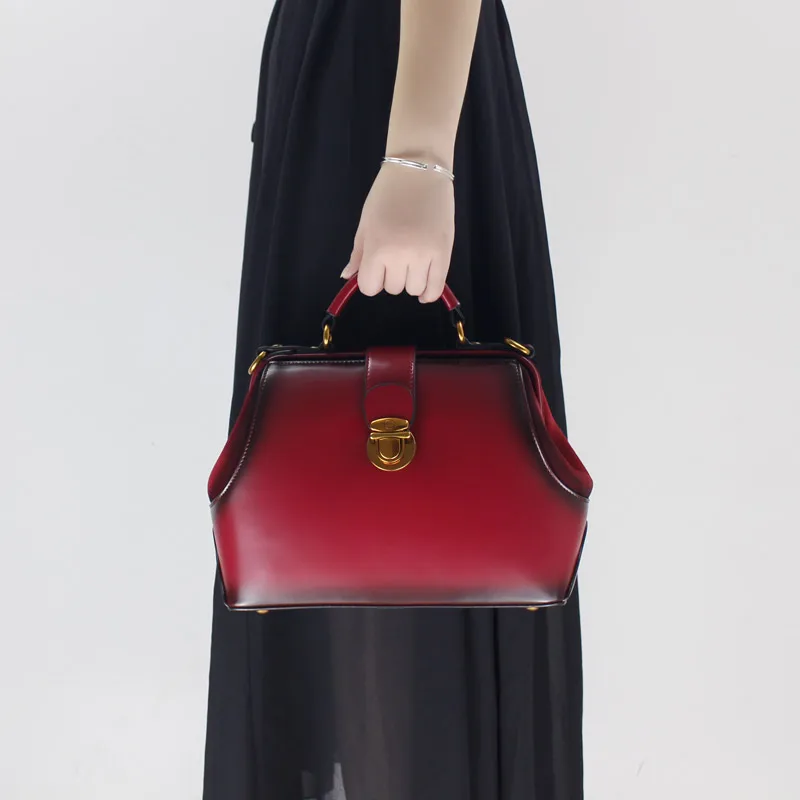 2018 new handmade Messenger shoulder buckle leather simple original retro diagonal package women 2018 new handmade Messenger shoulder buckle leather simple original retro diagonal package women