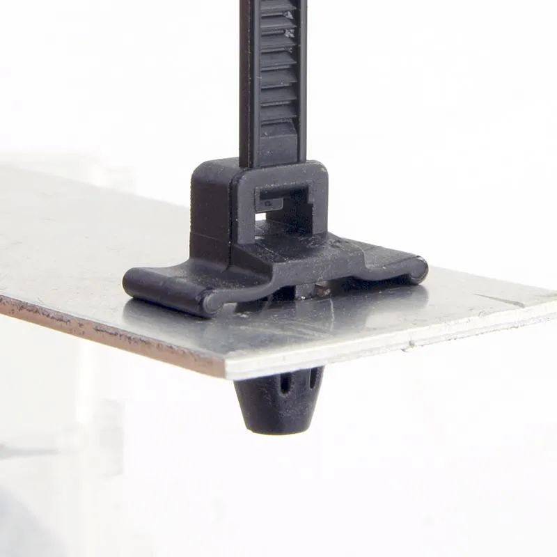 4-0025638_panel-mounting-cable-ties-pack-of-100