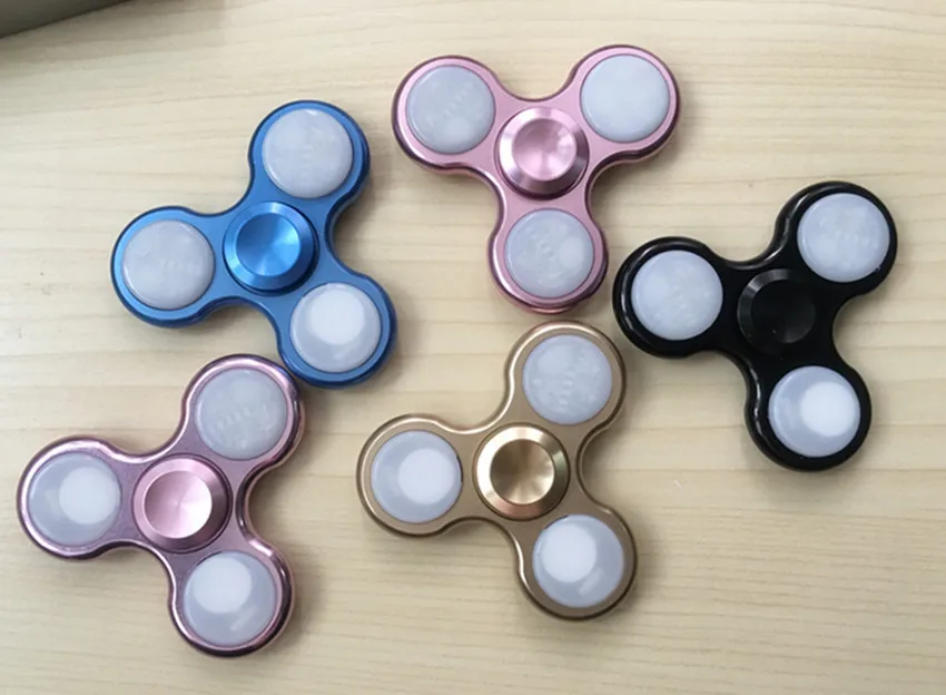 Новые высококачественные светодиодные светящиеся Непоседа Spinner игрушки Ручной
