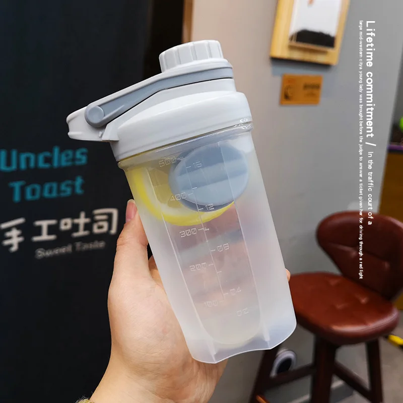 500ml Grey 700/500 мл сывороточного белка, порошковых спортивных шейкер бутылка для Бутылки для воды Тренажерный Зал Питания чаша блендера без добавления бисфенола А Пластик со смесителем мяч - Цвет: 500ml Grey