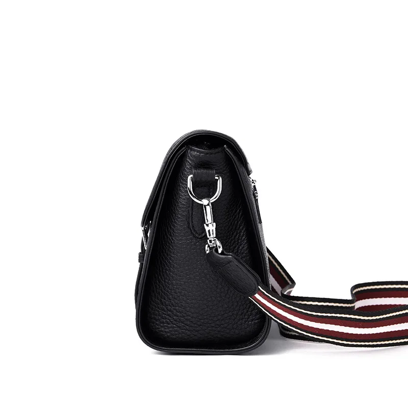 

A New Type of Leather Women's Head Layer Cowhide Small Square Pack with Skew Span and Single Shoulder Pack in 2019