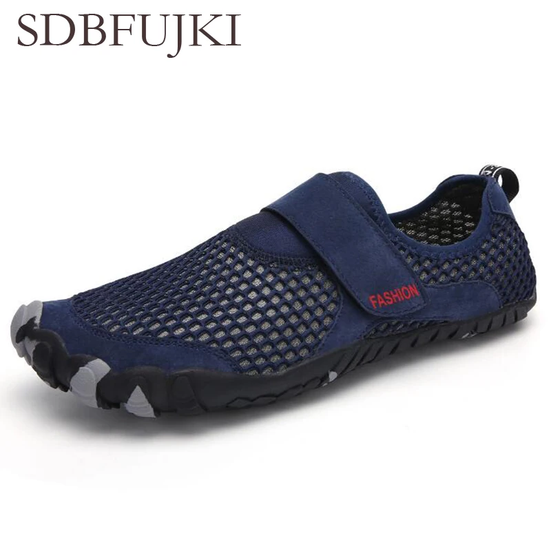 

Zomer Outdoor Schoenen Mannen Vrouwen Lichtgewicht Ademend Mesh Creek Strand Schoenen Voor Big Plus Size Aqua Strand Schoenen