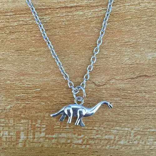 

New Style Ancient Silver Apatosaurus Dinosaur Charm Pendant Necklace Women Men Couple Jewelry Personality Creative Holiday Gift