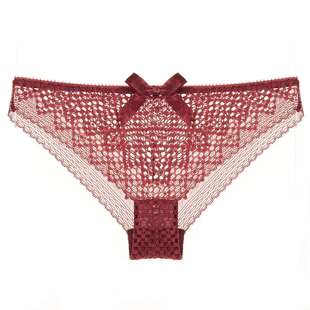 

Buy three pairs and give one pair of lace-edged sexy transparent underwear with seamless triangles