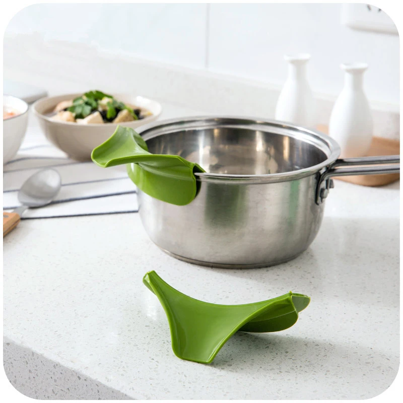 ONEONEY 1pc Kitchen Soup Slip Deflector Silicone Funnel Guide Soup Liquid Funnel Pots Pans Kitchen Utensils Cooking Tool ONEONEY 1pc Kitchen Soup Slip Deflector Silicone Funnel Guide Soup Liquid Funnel Pots Pans Kitchen Utensils Cooking Tool