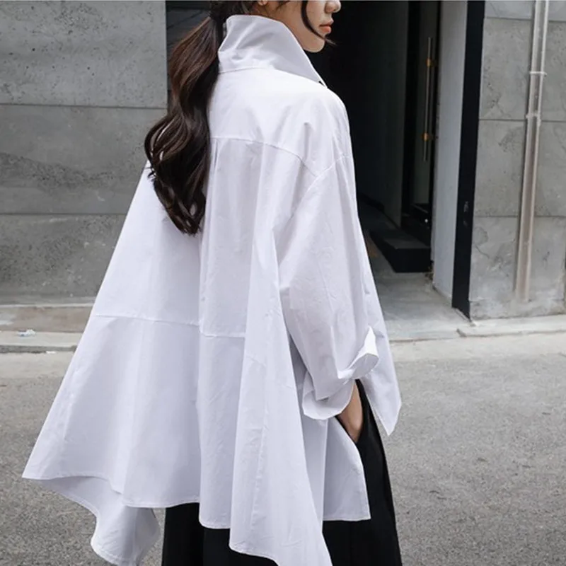  [EAM] 2020 New Autumn Winter Lapel Long Sleeve White Back Long Loose Big Size Irregular Shirt Women