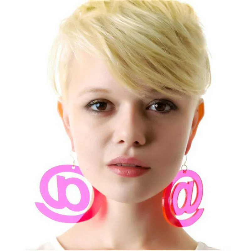 

2019 New Cool Night Club Girls European Big Mouse Mail Symbol Fluorescent Rose Pink Letter Drop Earrings Women Drop earring